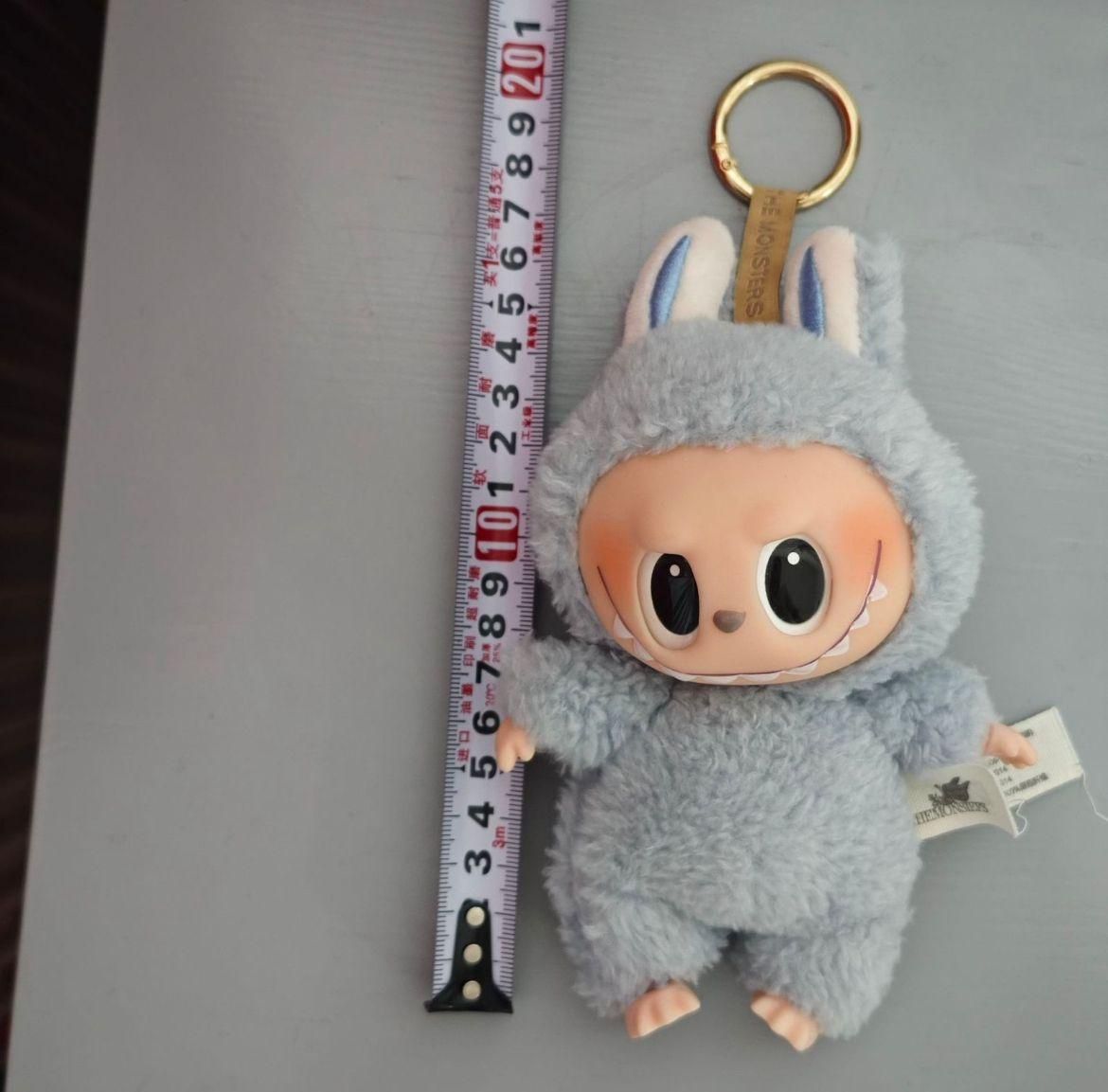๐๐ซ๐ข๐ ๐ข๐ง๐๐ฅ ๐๐๐๐ฎ๐๐ฎ ๐๐จ๐ฅ๐ฅ Birthday Gift Labubu | Cartoon Doll | Labubu Toy | Labubu Action Figure | Random Design Action Figures Collectible Toys - 1 PCS